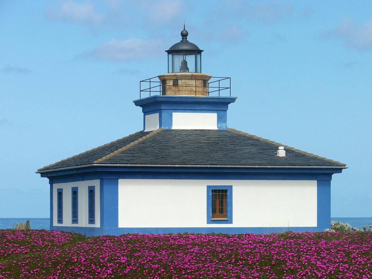 O Faro Apartments Ribadeo Esterno foto
